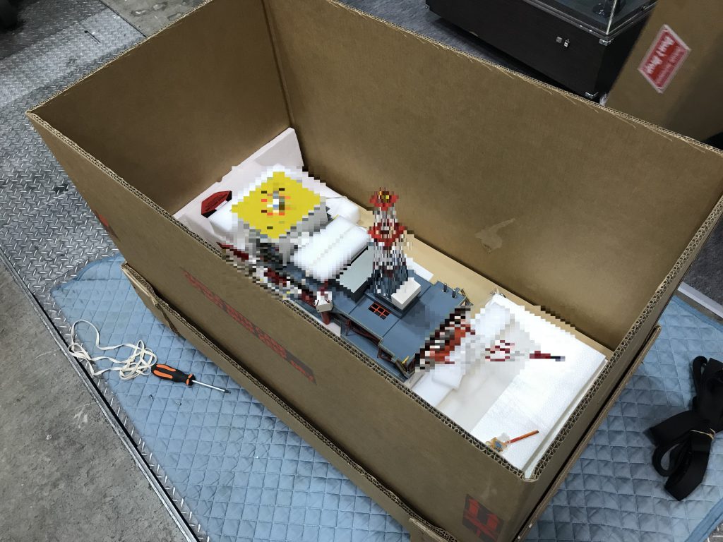 模型 梱包作業 精密機械や美術品の全国輸送 梱包 保管は武蔵通商